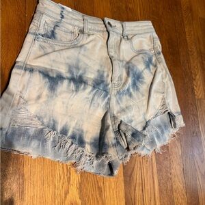 American Eagle Tie-Dye Frayed Hem Women Shorts